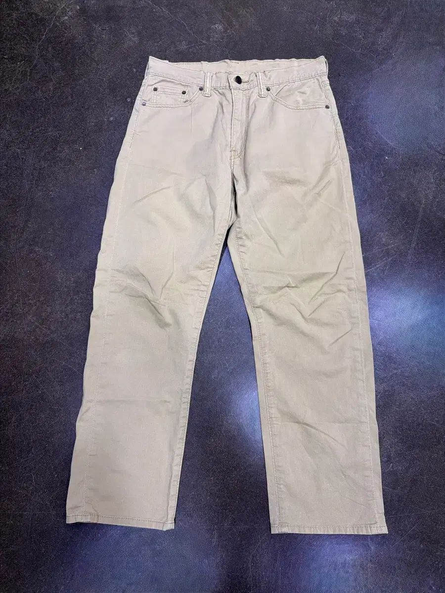 リーバイス 505 レギュラーフィット コットンパンツ ベージュ 30 6,362円