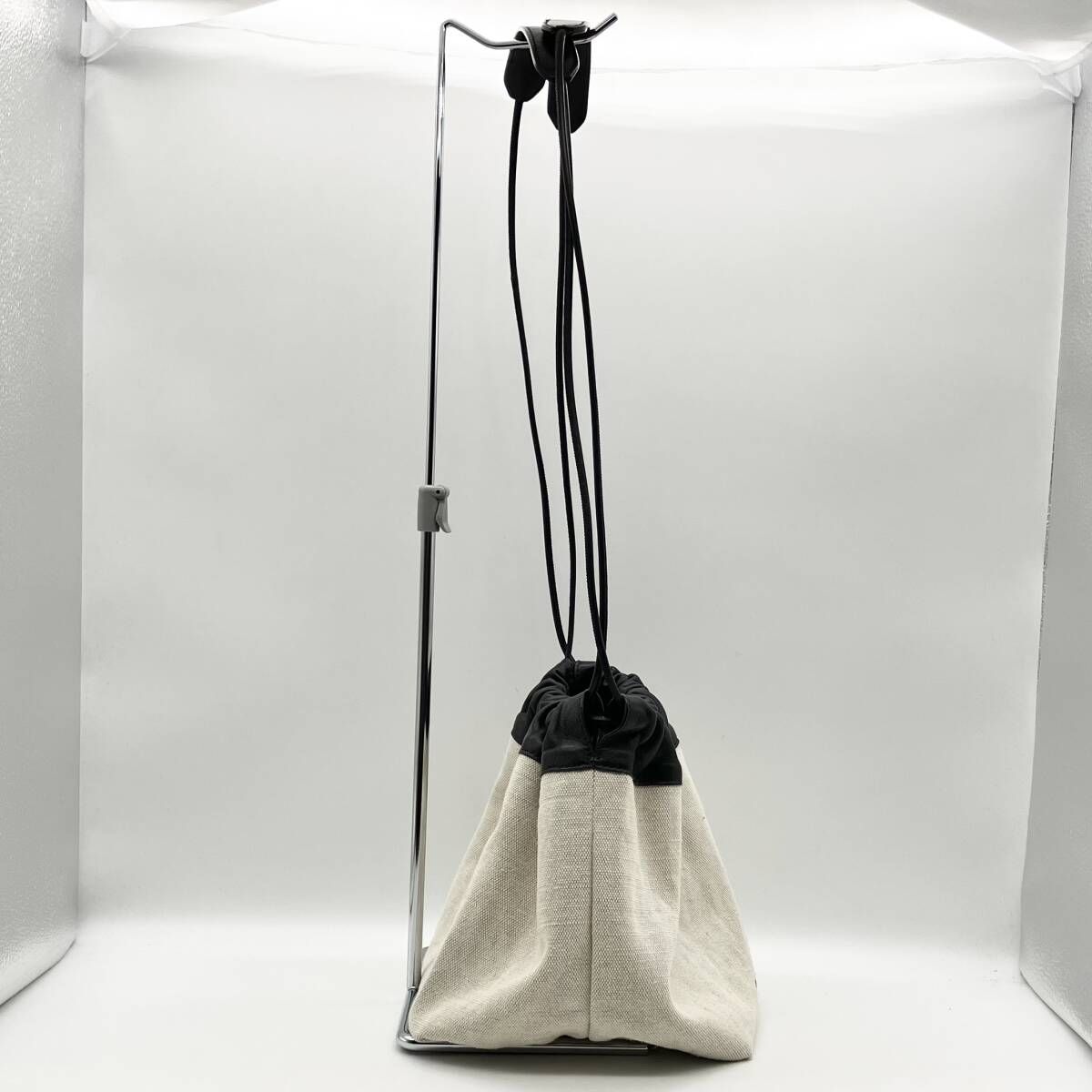 ジルサンダー 巾着バッグ キャンバス×レザー アイボリー×ブラック JIL SANDER ジルサンダー レザー キャンバス リバーシブル 巾着