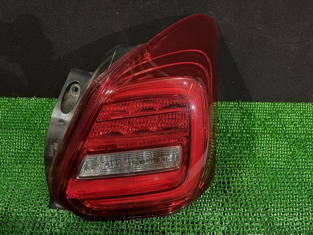 スズキ純正 スイフト ZC13S 右テールランプ 35650-52RA0 コイト220-59360 380190 12,375円