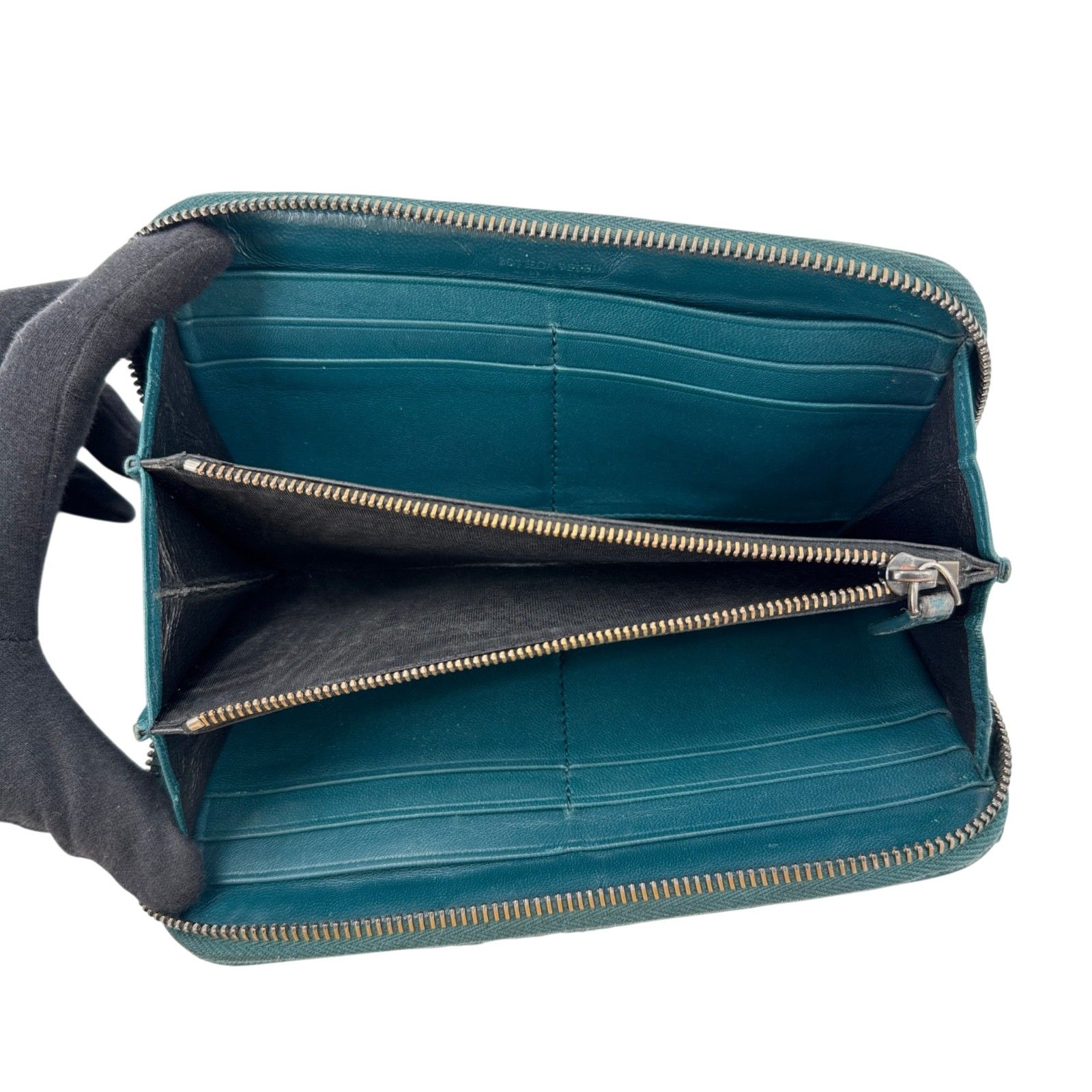 BOTTEGA VENETA イントレチャートレザー ダークグリーン ジップ