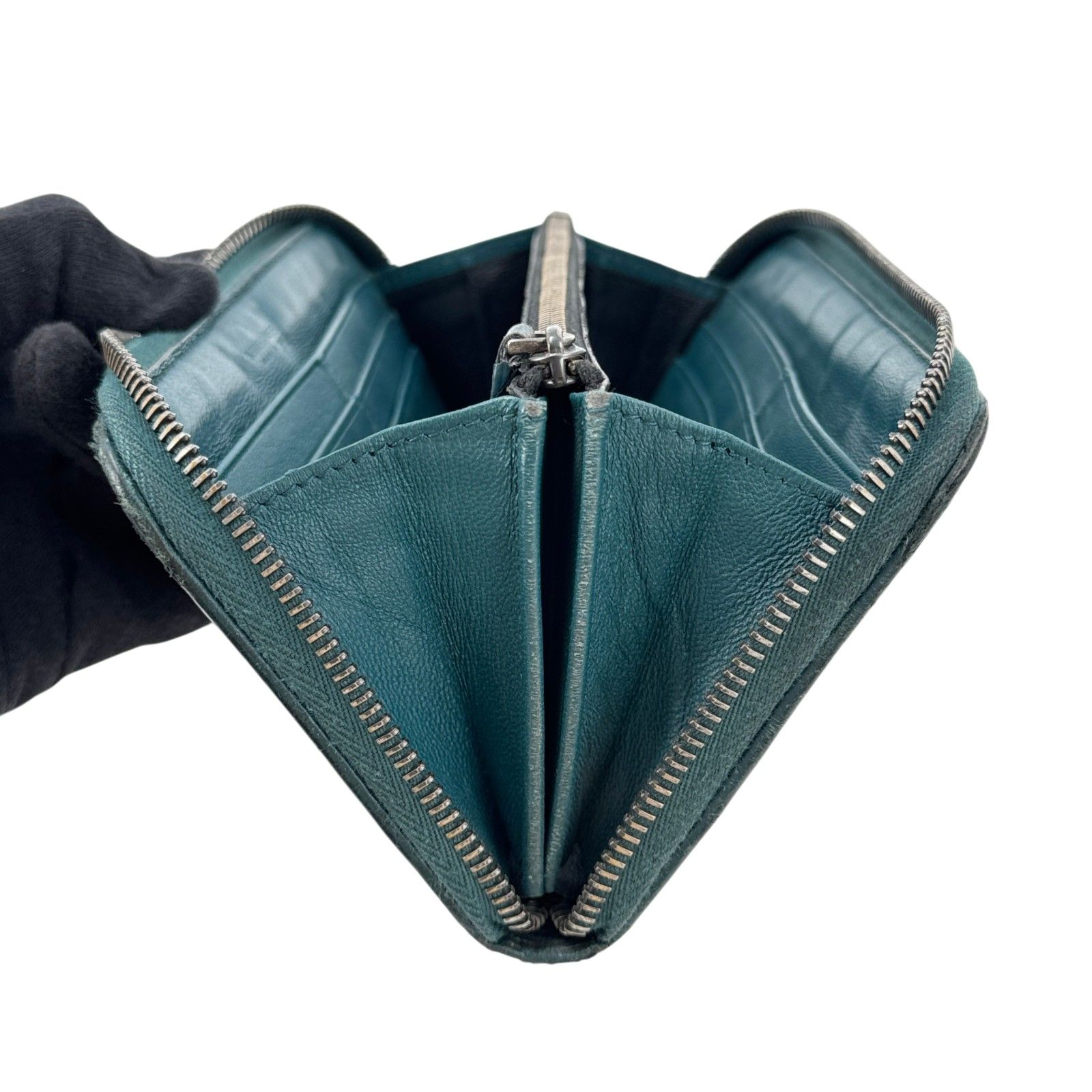 BOTTEGA VENETA イントレチャートレザー ダークグリーン ジップ