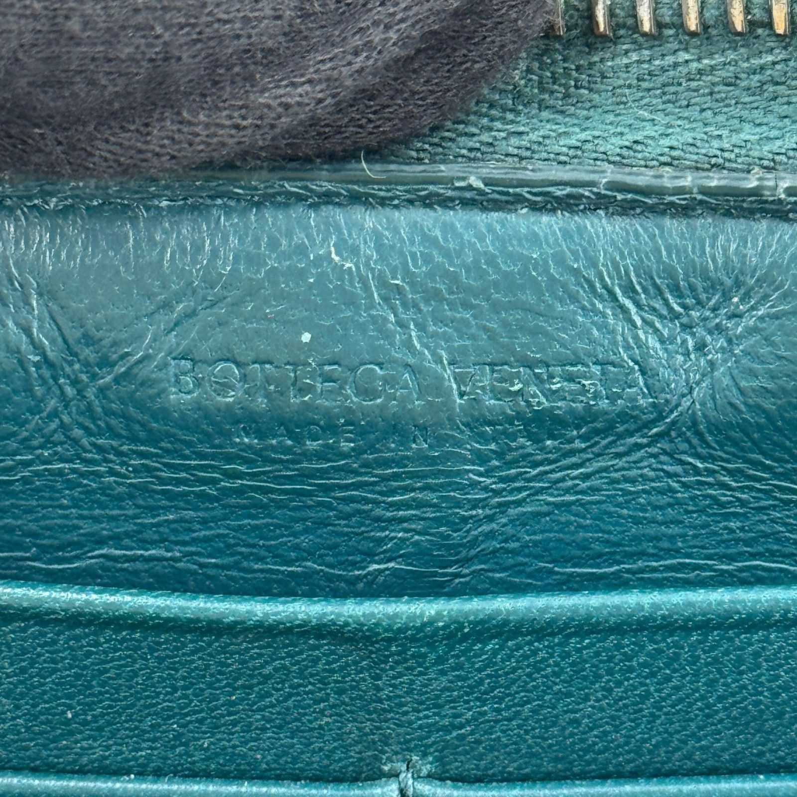 BOTTEGA VENETA イントレチャートレザー ダークグリーン ジップ