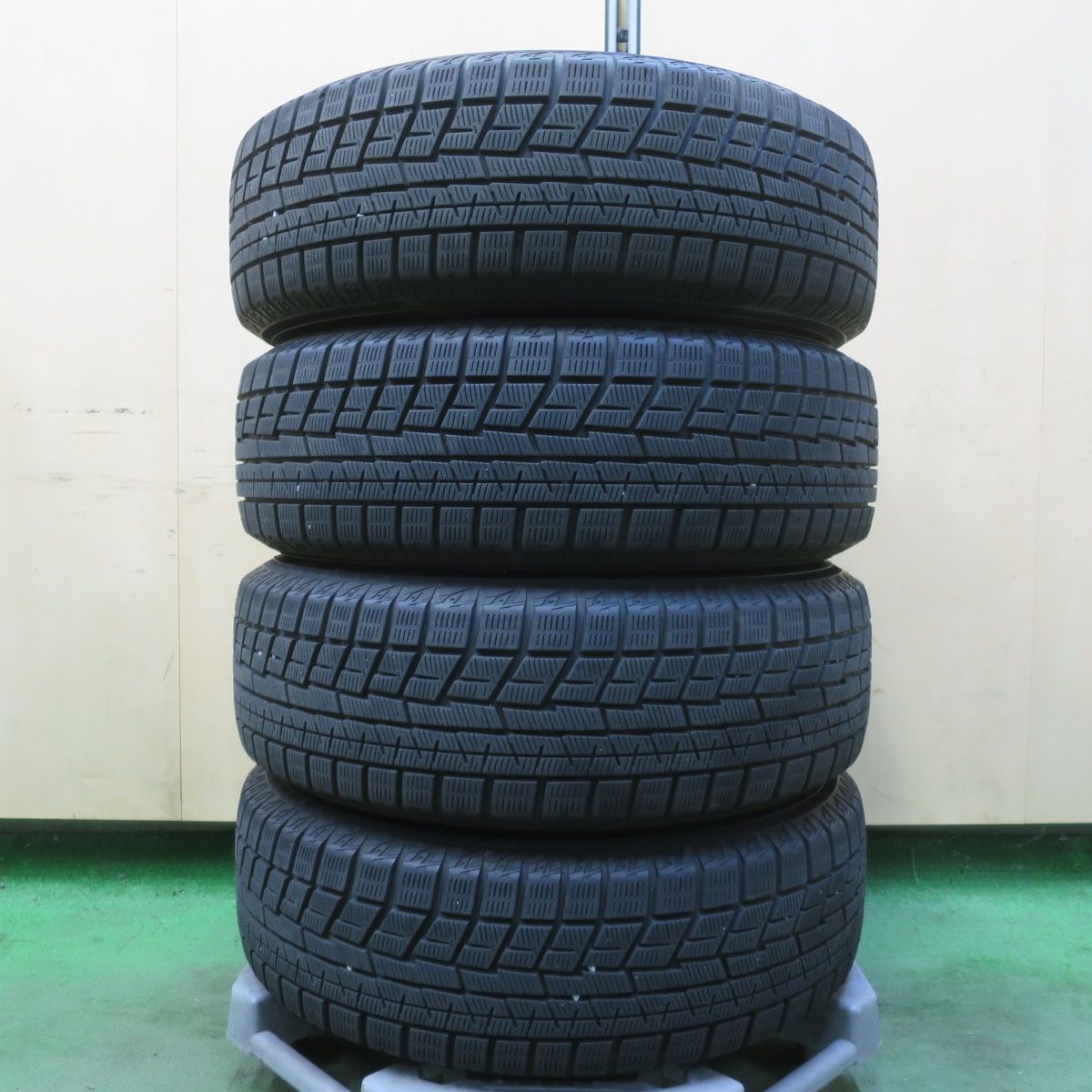 バリ溝！8.5分◎スタッドレス 195/65R15 ヨコハマ アイスガード iG60 