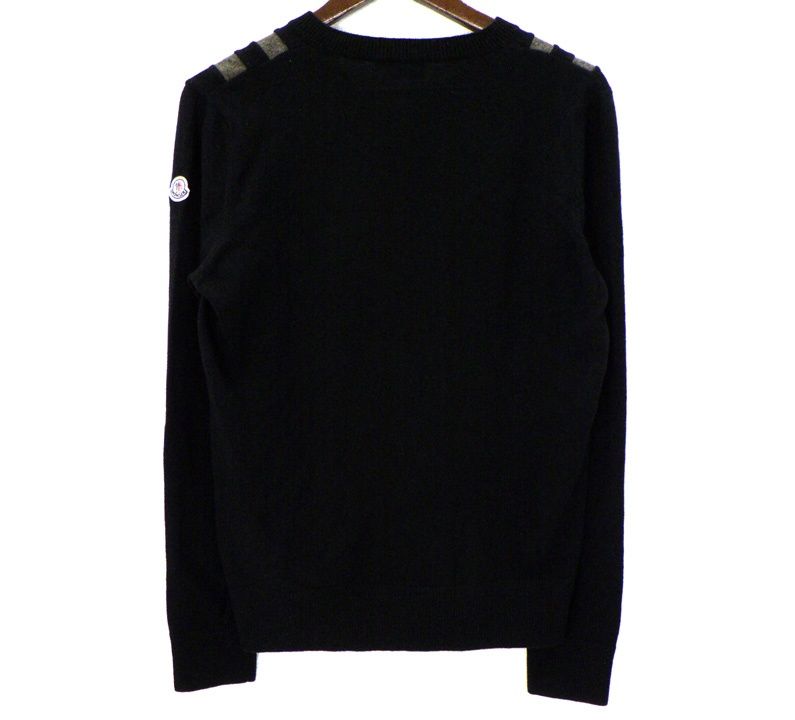 モンクレール MONCLER 【 MAGLIONE SCOLLO A20919144500 】 Vネック
