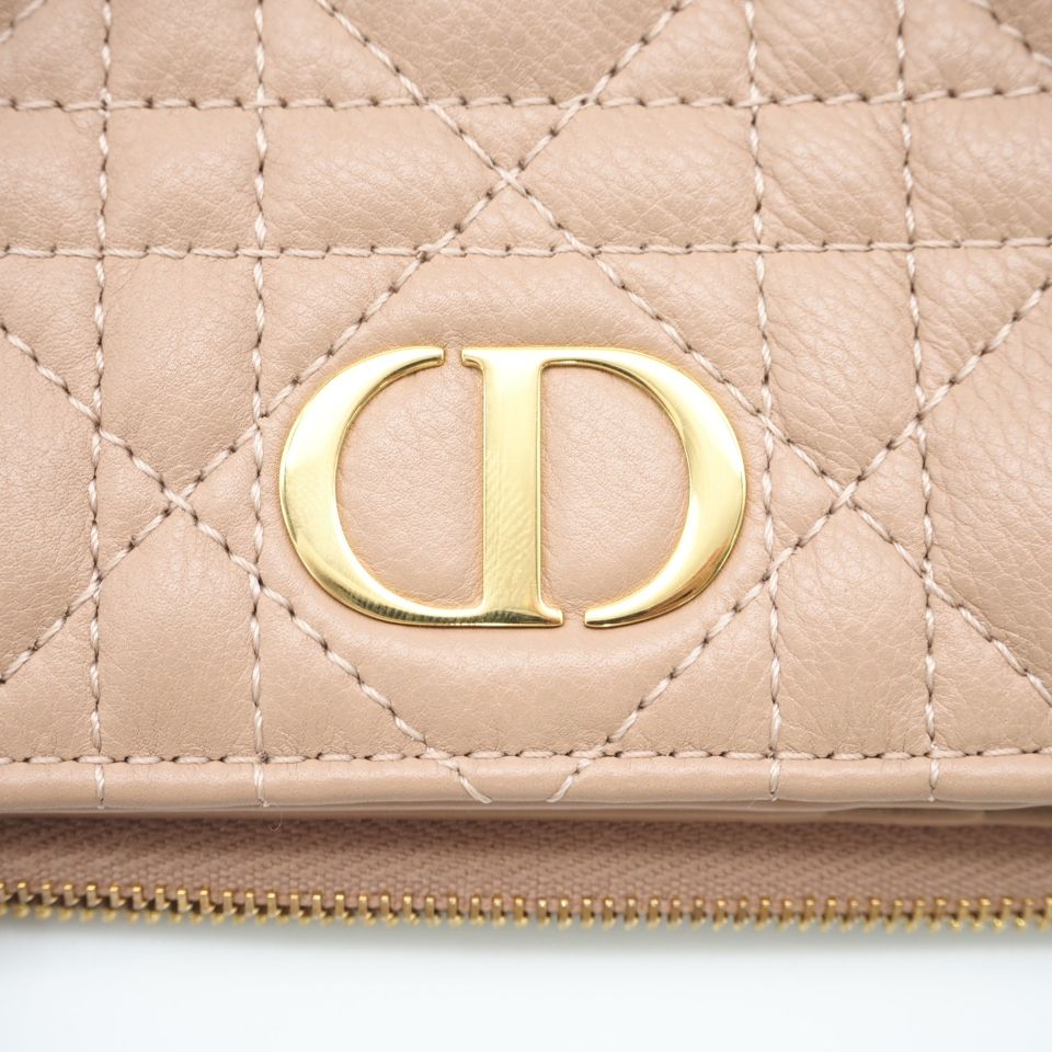 ★3日以内返品可★ 美品 Dior ディオール カーフスキン Dior Caro Dahlia ウォレット S5173UWHC 二つ折り財布 ピンクベージュ カーフレザー レディース ★3日以内返品可★ 美品 Dior ディオール カーフスキン Dior Caro Dahlia ウォレット S5173UWHC 二つ折り財布 ピンクベージュ カーフレザー レディース