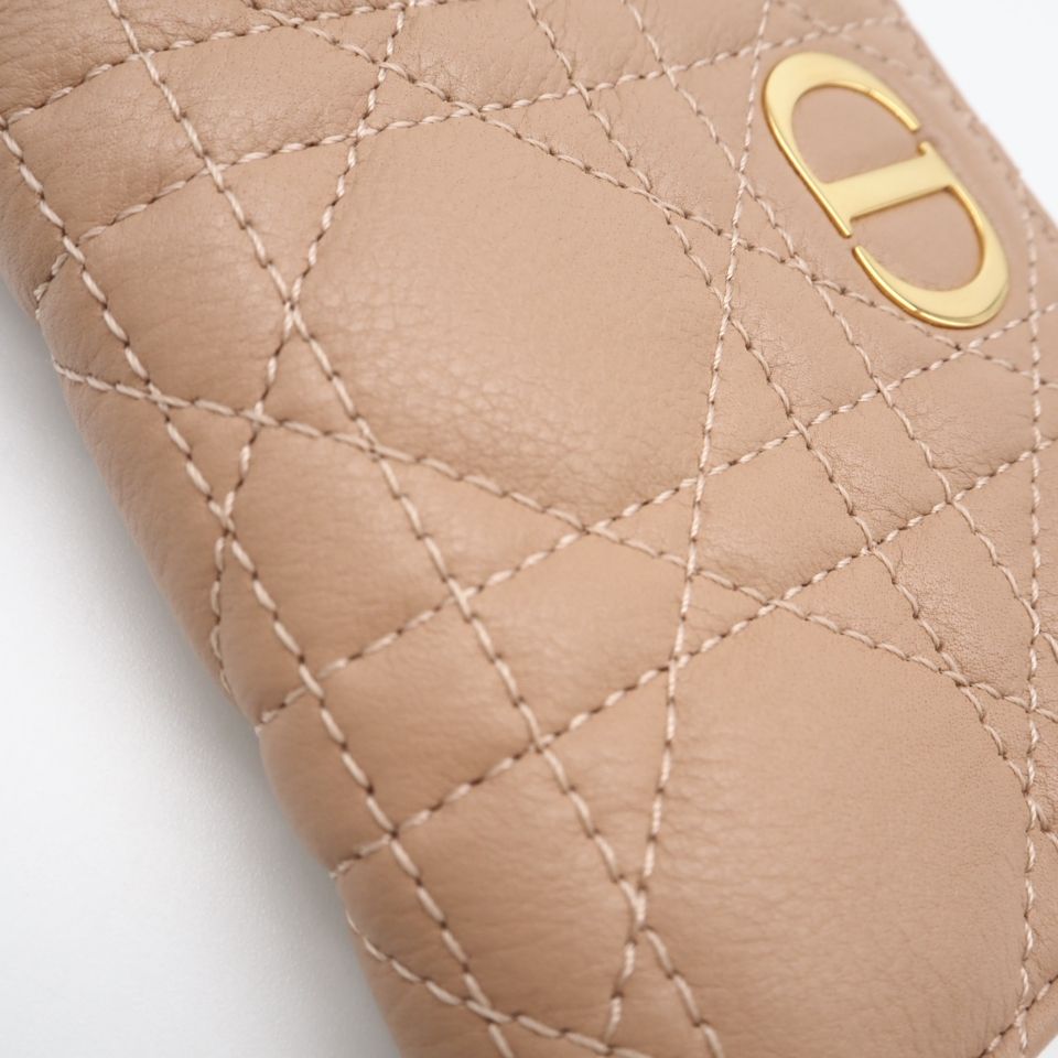 ★3日以内返品可★ 美品 Dior ディオール カーフスキン Dior Caro Dahlia ウォレット S5173UWHC 二つ折り財布 ピンクベージュ カーフレザー レディース ★3日以内返品可★ 美品 Dior ディオール カーフスキン Dior Caro Dahlia ウォレット S5173UWHC 二つ折り財布 ピンクベージュ カーフレザー レディース