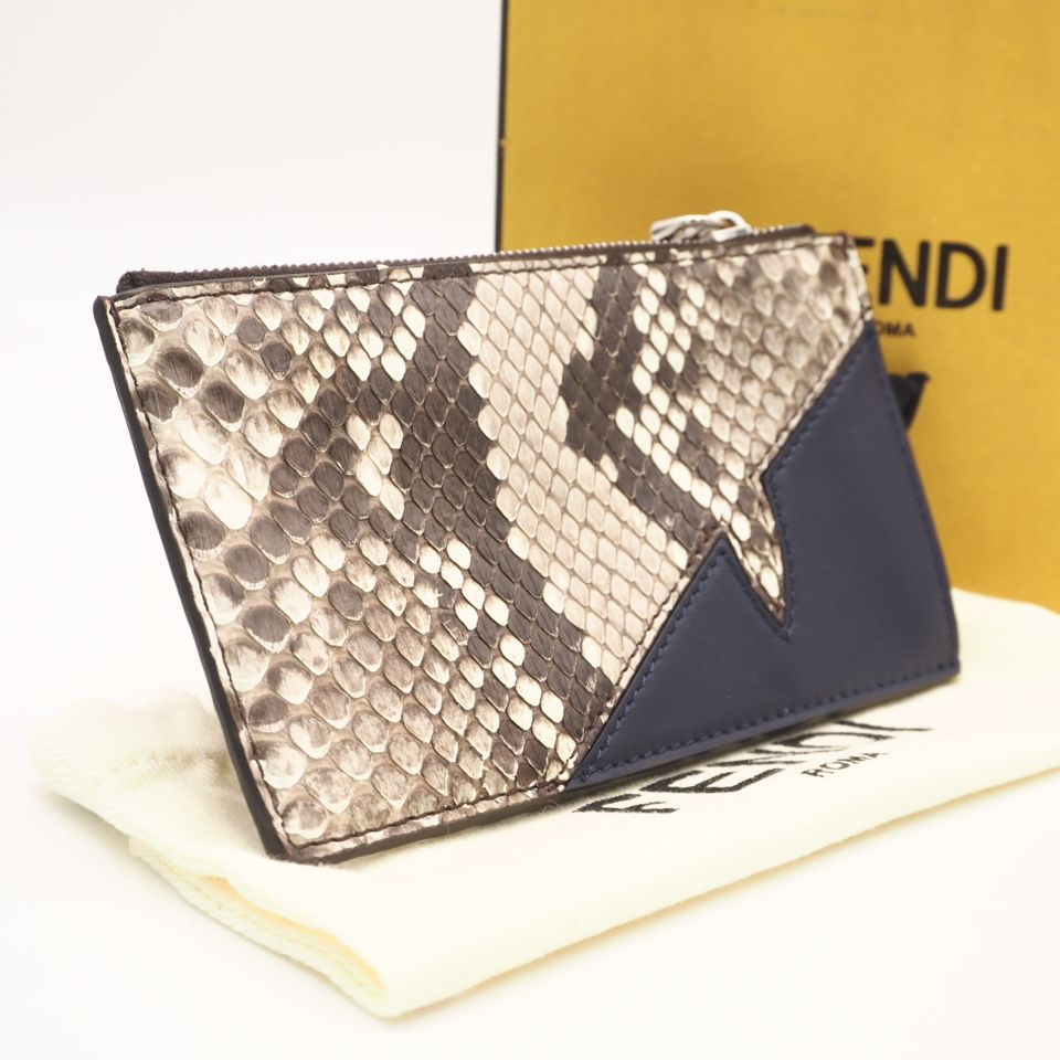 ★3日以内返品可★ 美品 FENDI フェンディ レザー パイソン バグズアイ フラグメントケース 7M0227 コインケース ベージュ ネイビー カーフレザー パイソン レディース