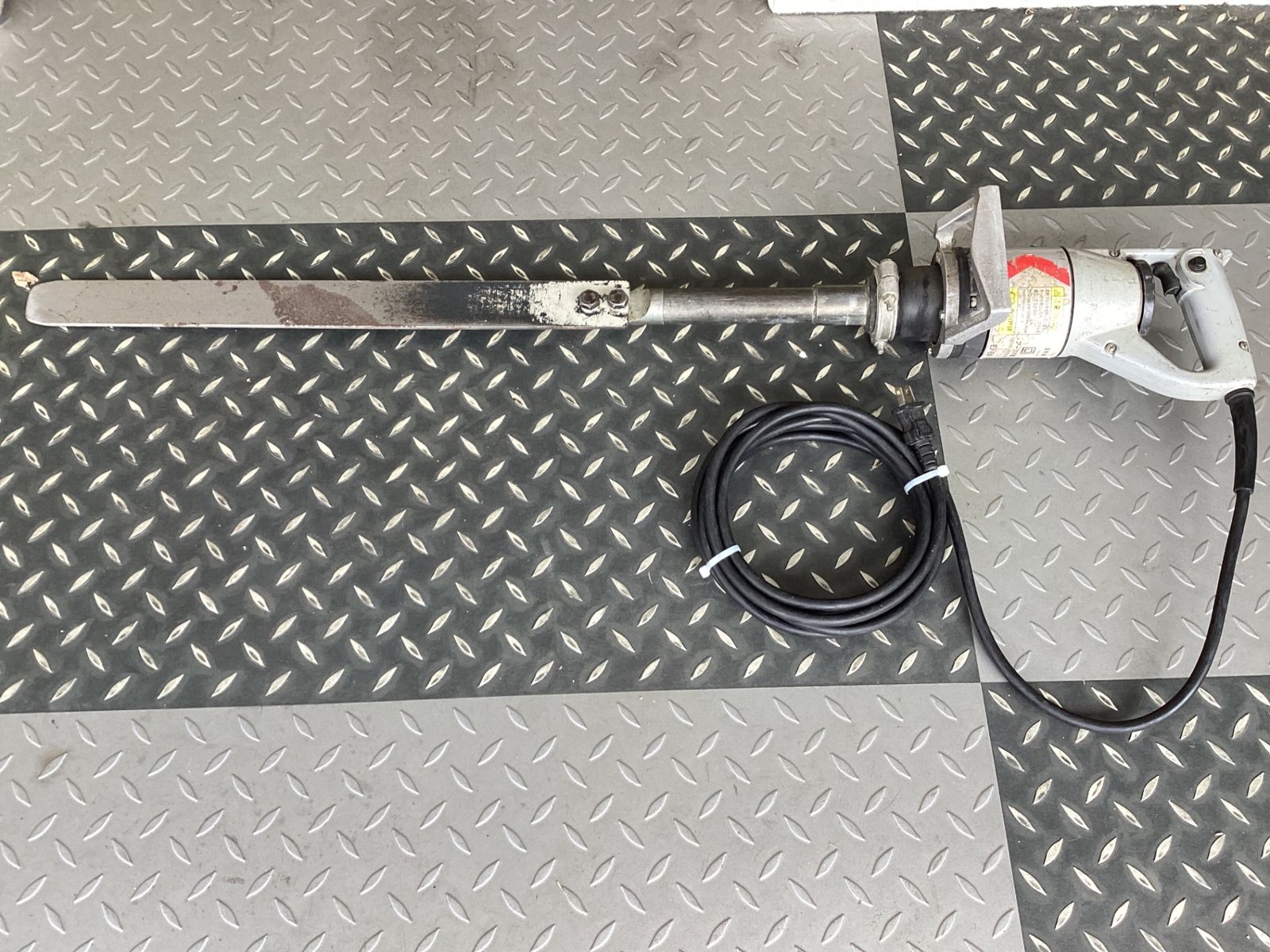 【中古】 エクセン 軽便ヘラ型バイブレータ E32DH コンクリートバイブレーター アクトツール広島 11,715円