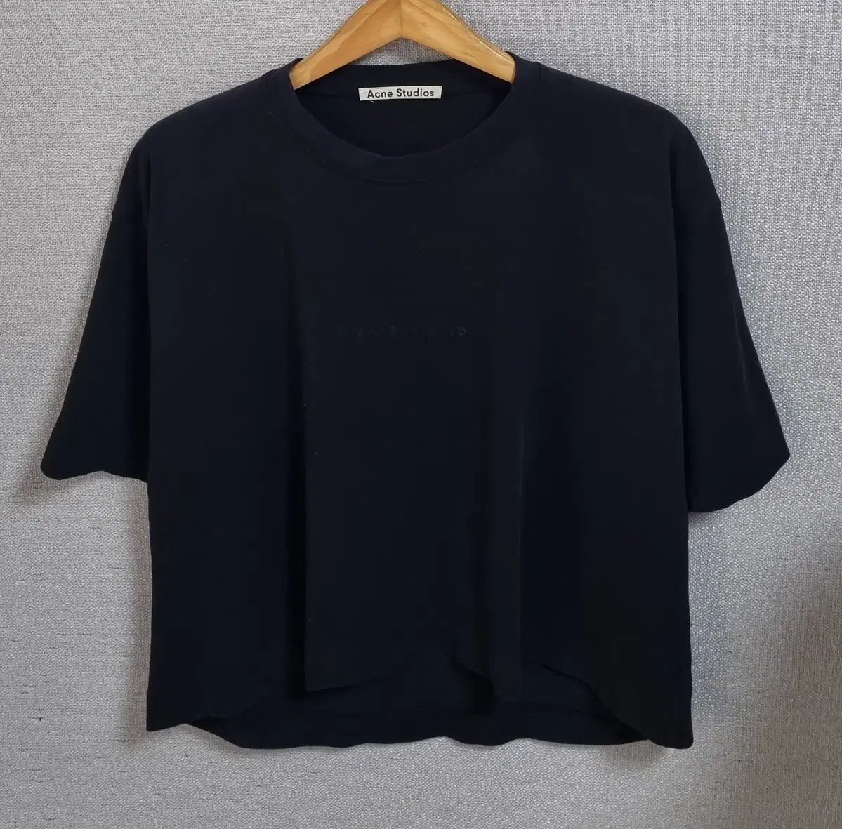 オーバーサイズ) Acne Studios アクネストゥディオズ CYLEA EMBOSS ブラック 半袖Tシャツ