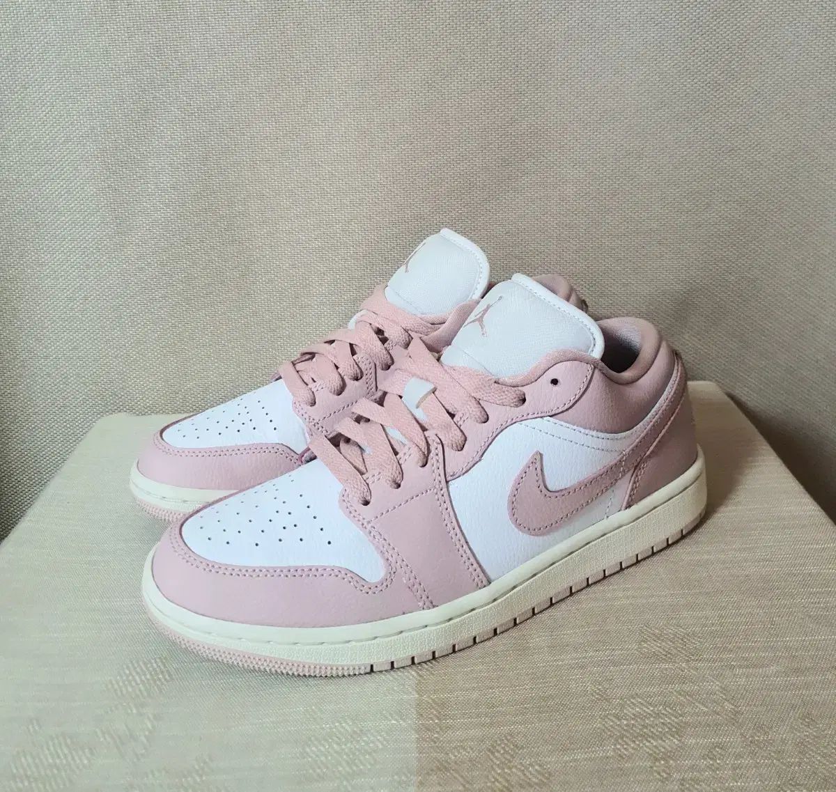 (状態良し) NIKE ジョーダン1 ロー ピンク Oxford 250