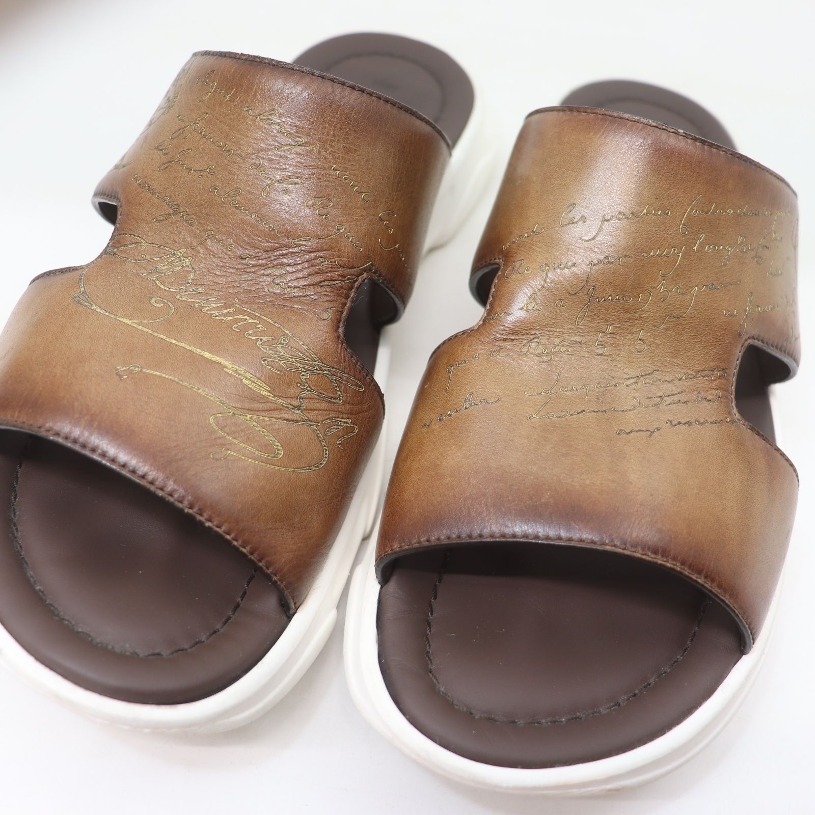 IT6LCDTUA6X4 BERLUTI ベルルッティ サンダル カリグラフィー レザー