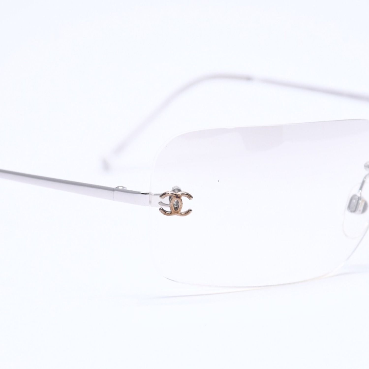 CHANEL リムレス　サングラス　シルバー 極美品 CHANEL シャネル リムレス サングラス 4017 c.124/6l サイズ62