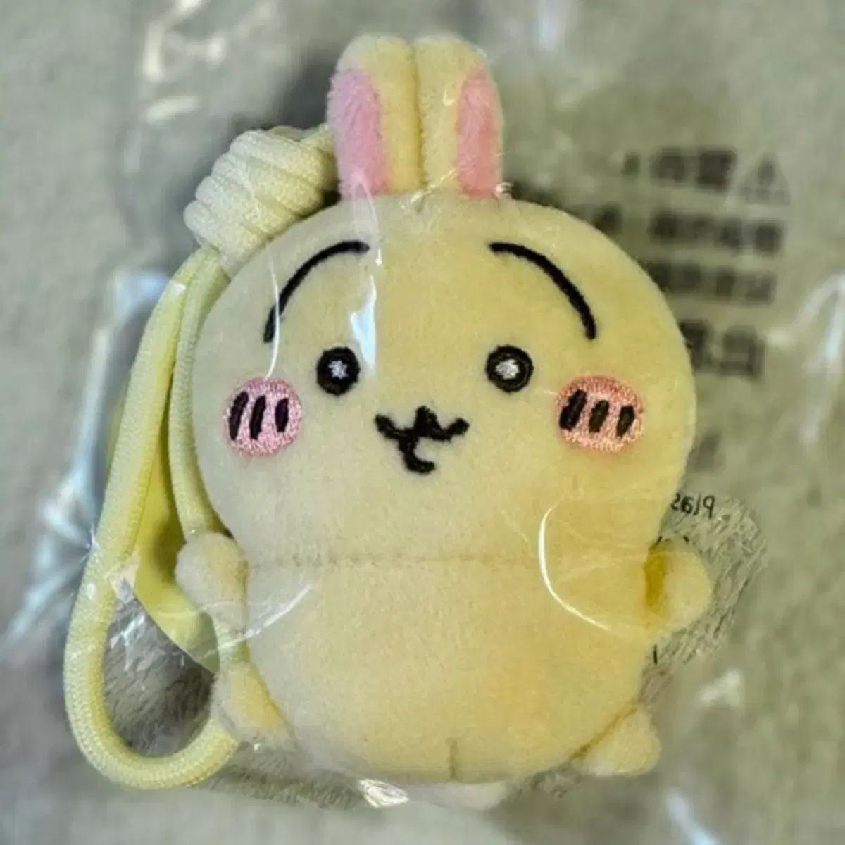セブンイレブン ちいかわ 香港 豆粒目 うさぎ マスコット