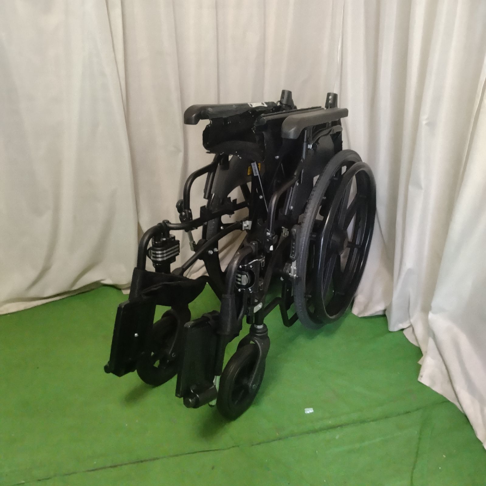 WC-13441) MiKi ミキ KJP-5 耐荷重130Kg 大型車椅子 ノーパンクタイヤ