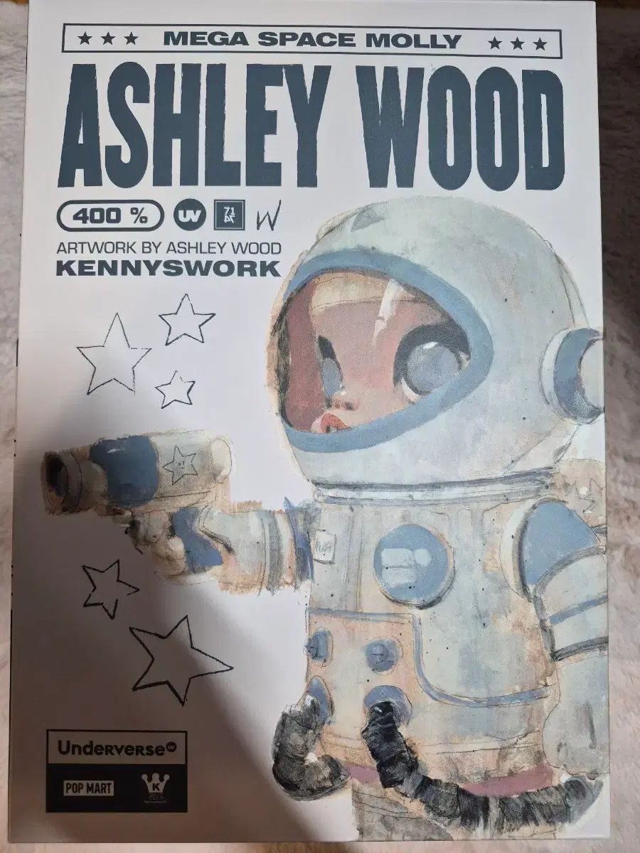 メガスペースモリー x アシュリー ウッド 400%