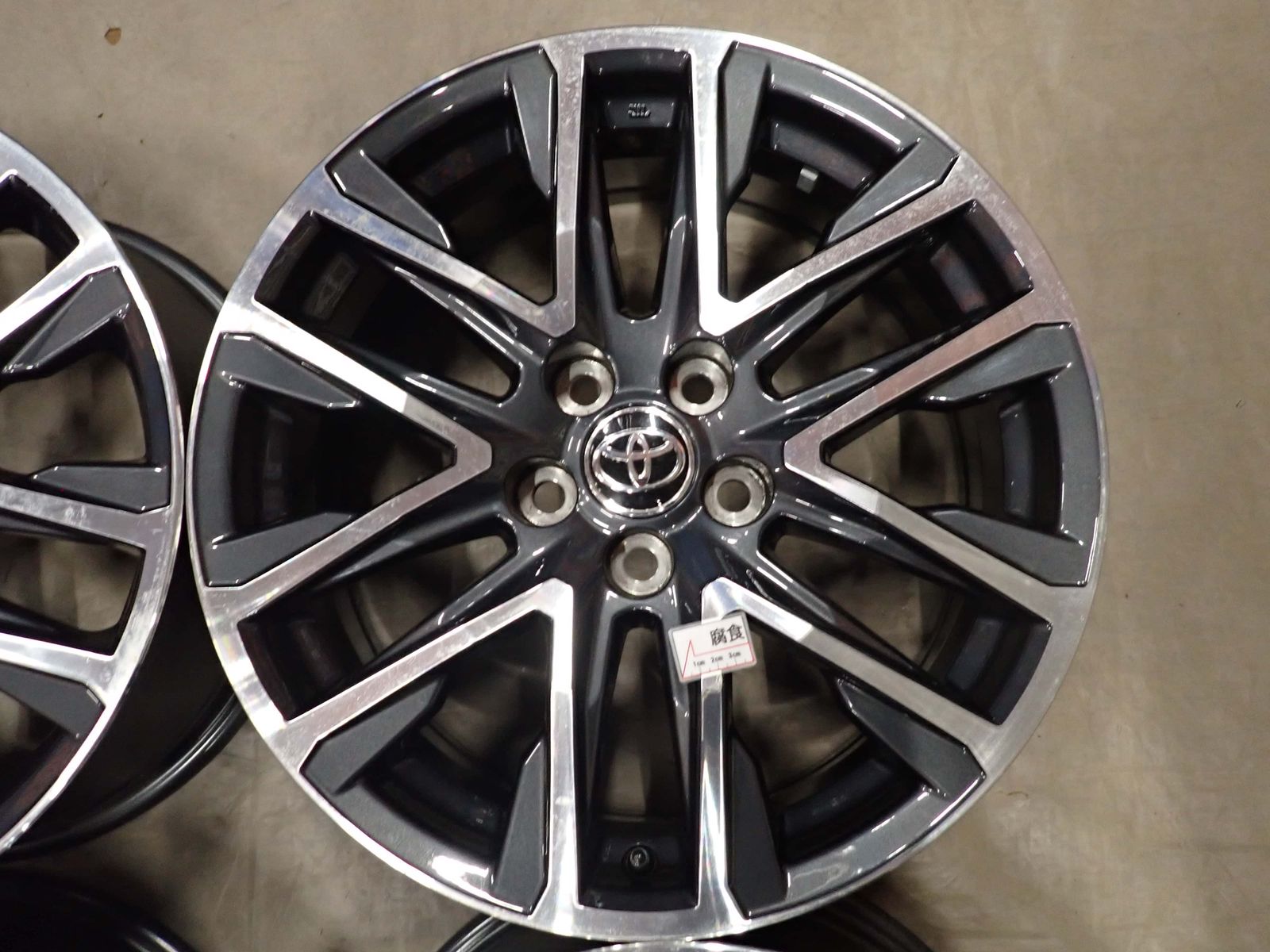 4本 会社宛 送料無料 18×7J トヨタ カローラクロス Z 後期 純正 アルミ