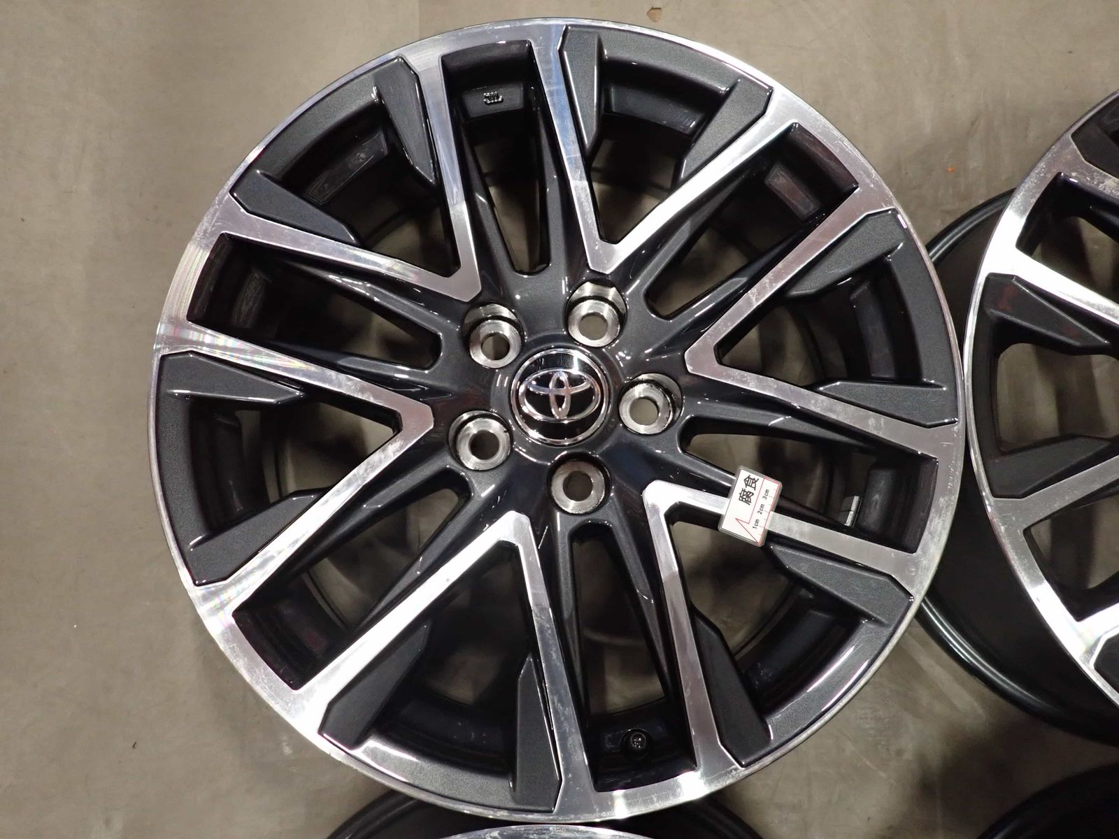 4本 会社宛 送料無料 18×7J トヨタ カローラクロス Z 後期 純正 アルミ