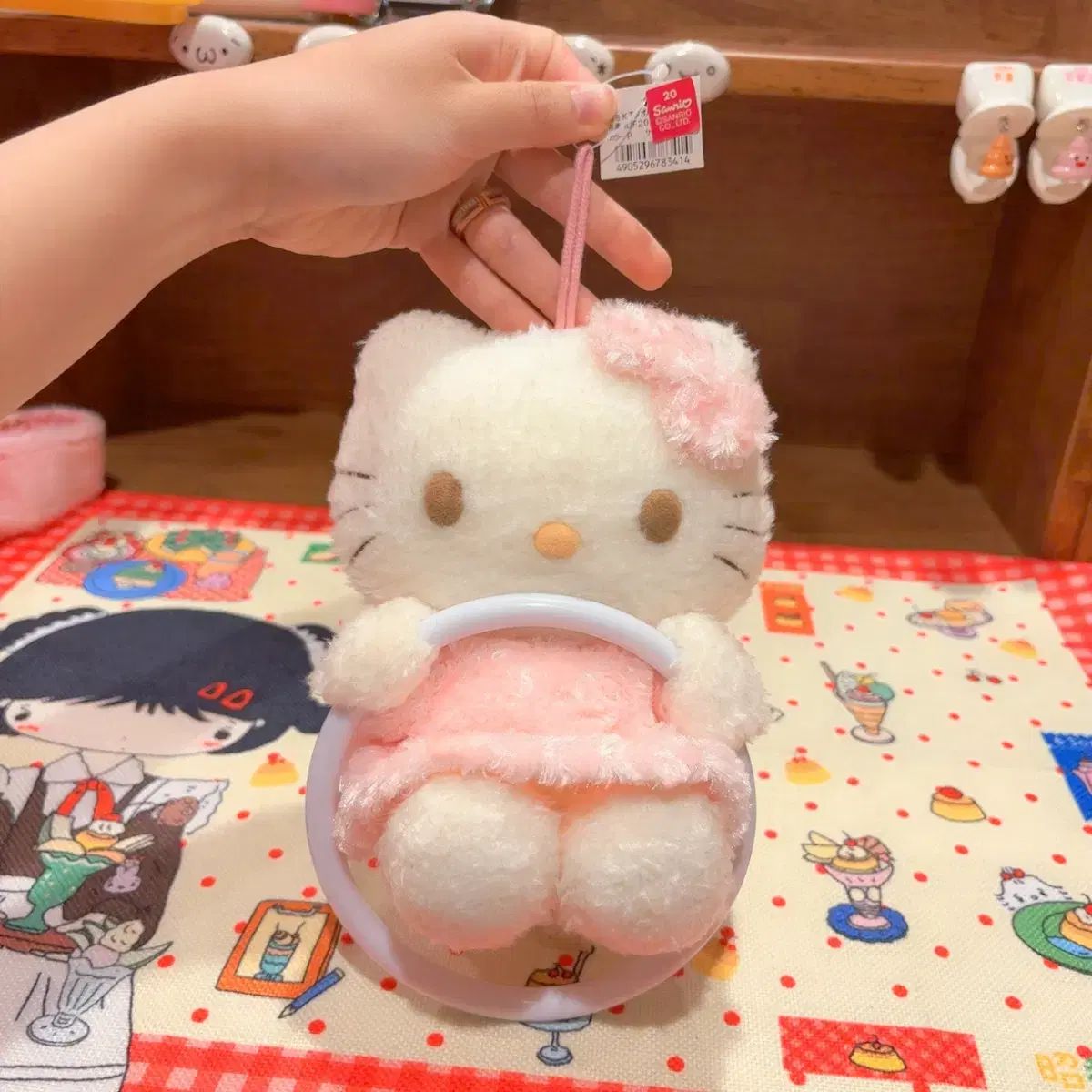 クラシック Sanrio HELLO KITTY ピンク ふわふわ ぬいぐるみタオルハンガー