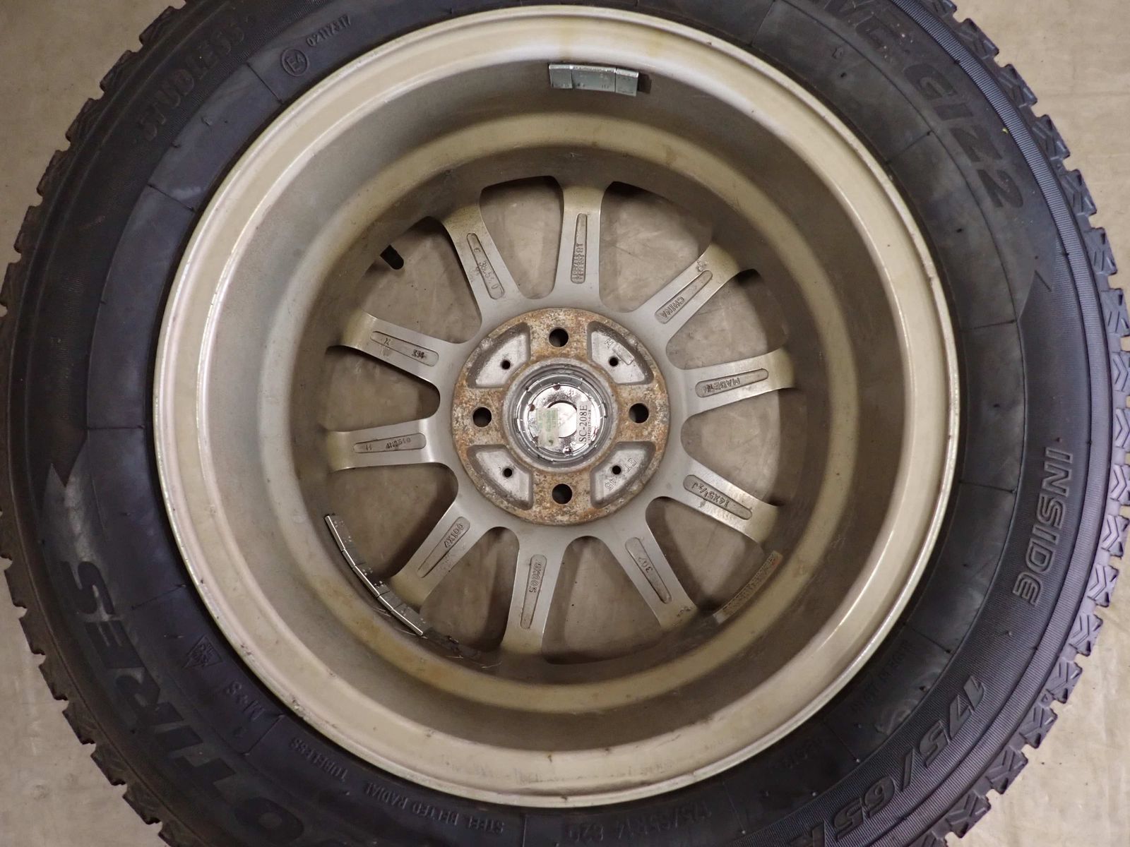 特売品 冬4本SET 会社宛 送料無料 175/65R14×5.5J 82Q トーヨー 