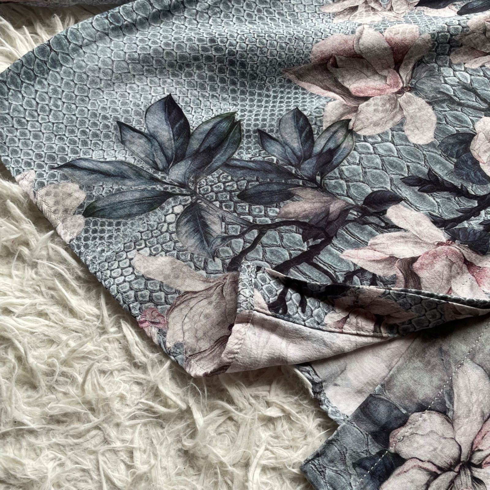 極美品】Just cavalli（ジャストカヴァリ） パイソン × ボタニカル