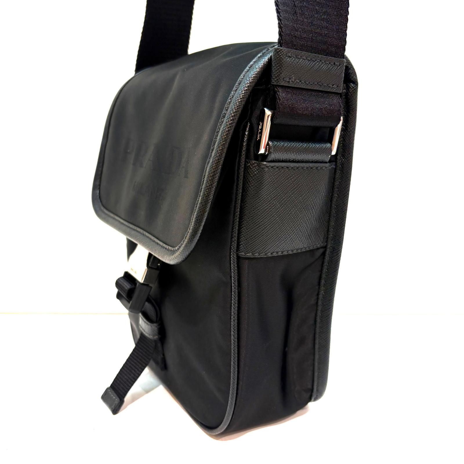 PRADA プラダ ショルダーバッグ ブラック ナイロン メンズ【中古