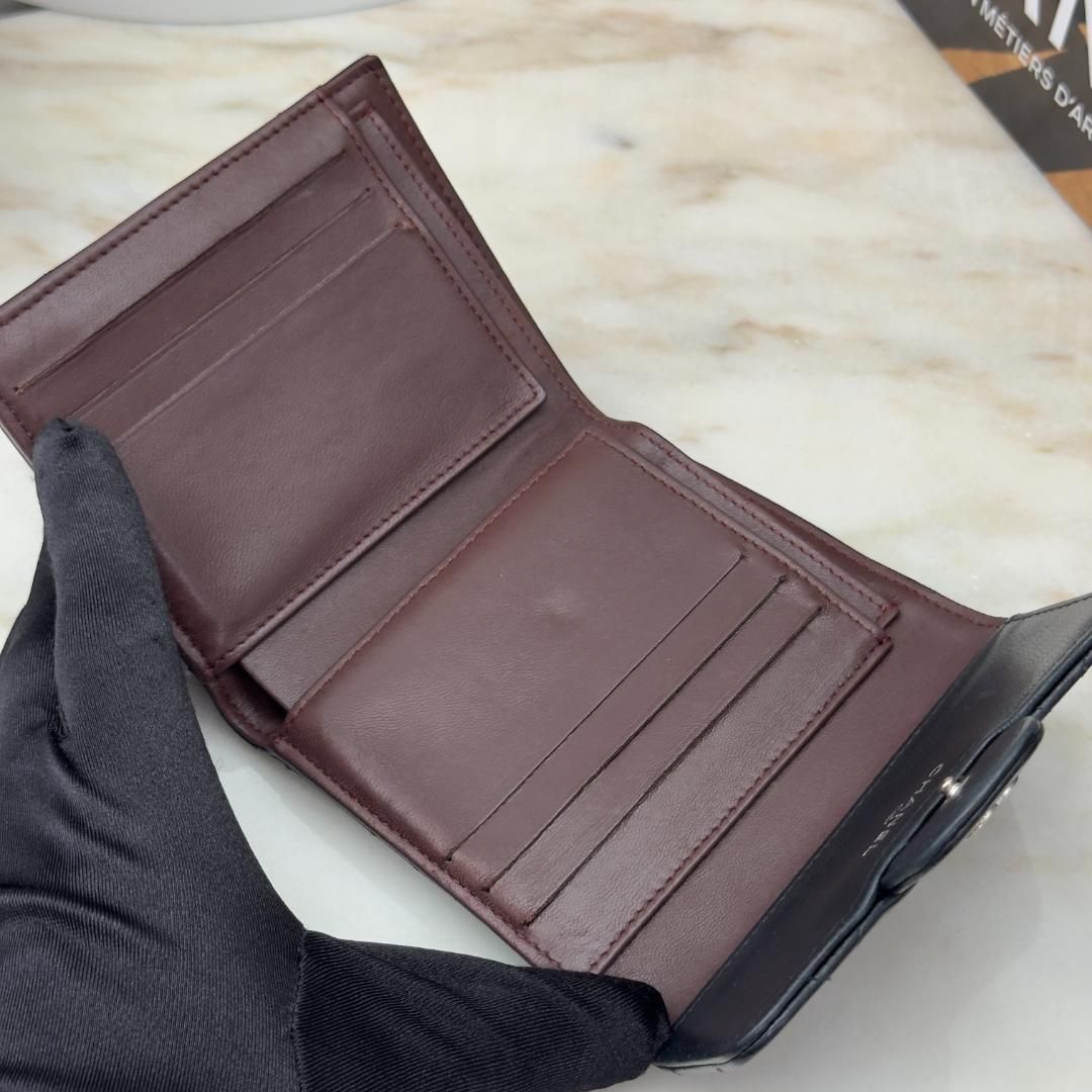 現行モデル シャネル マトラッセ スモールフラップウォレット 折財布 A352 現行モデル シャネル マトラッセ スモールフラップウォレット 折財布