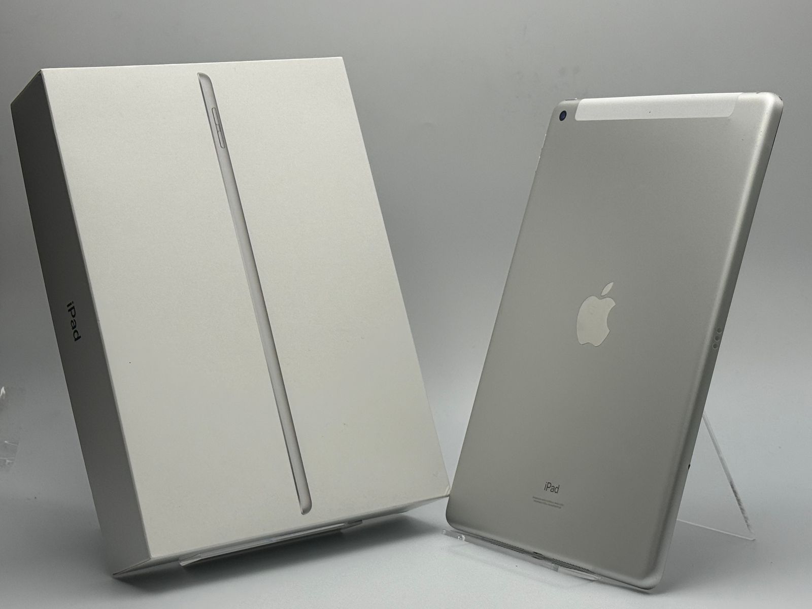 iPad 第9世代 64GB シルバー Cellular 中古C - メルカリ
