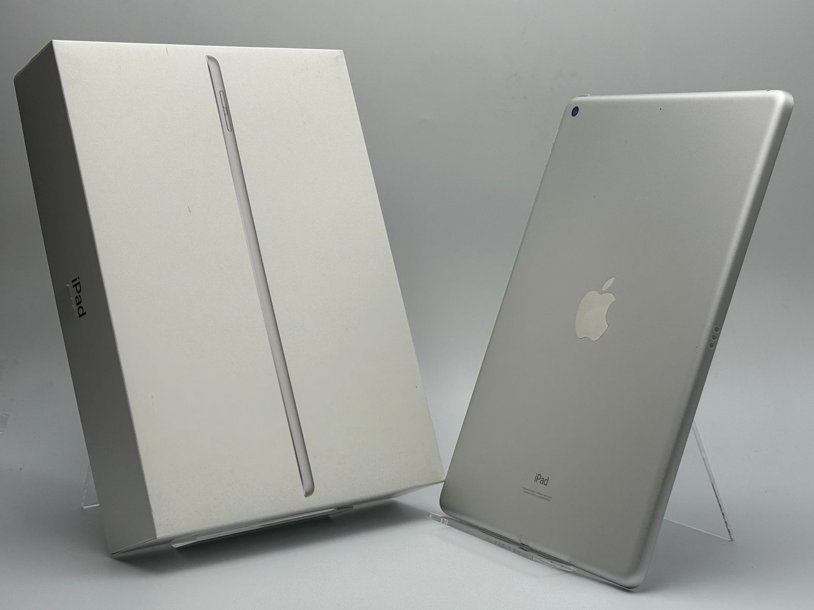 iPad 第9世代 64GB シルバー Wi-Fi 中古C - メルカリ