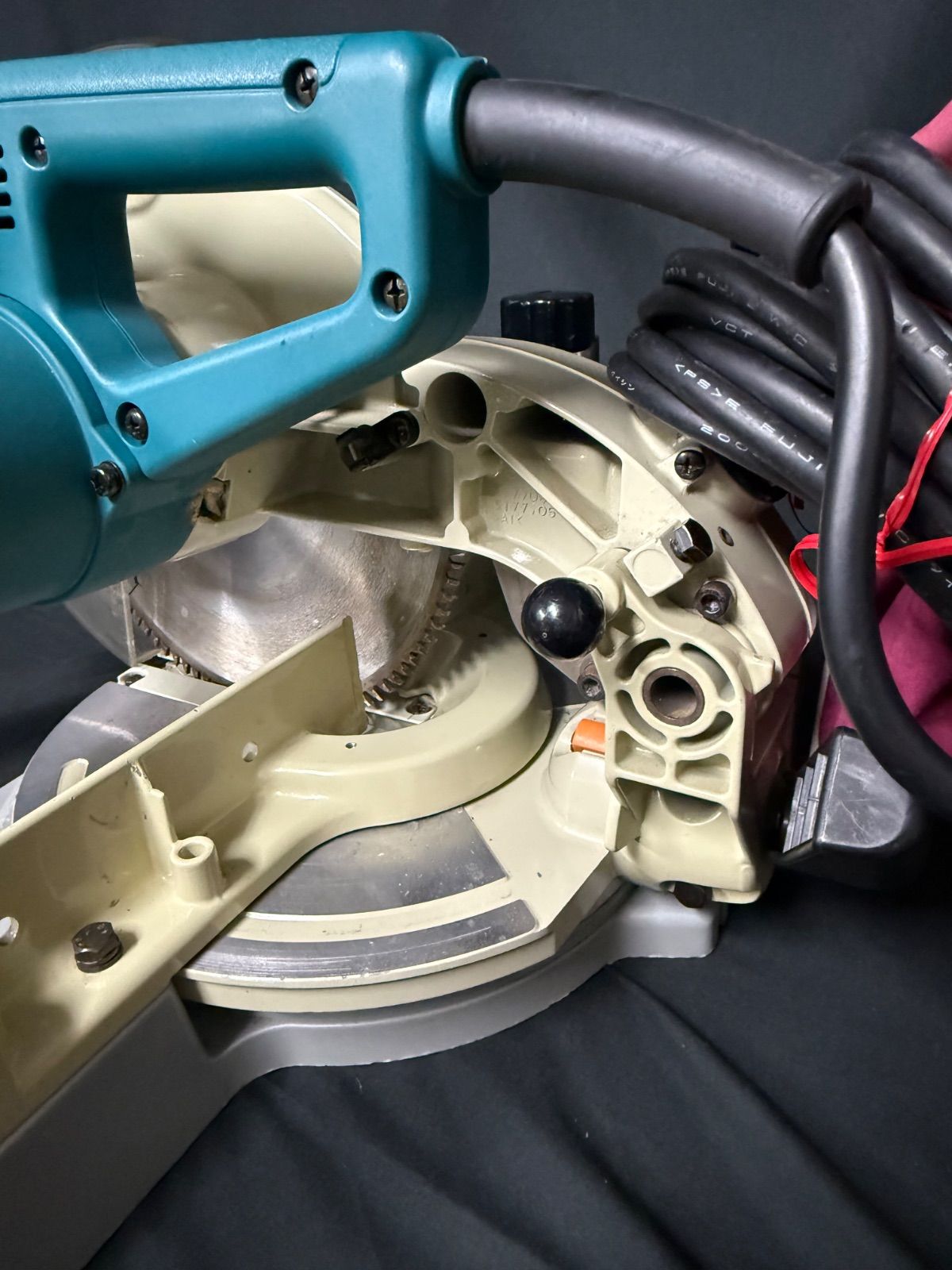makita LS0840F 216mm 卓上マルノコ【店舗管理番号m】 - メルカリ