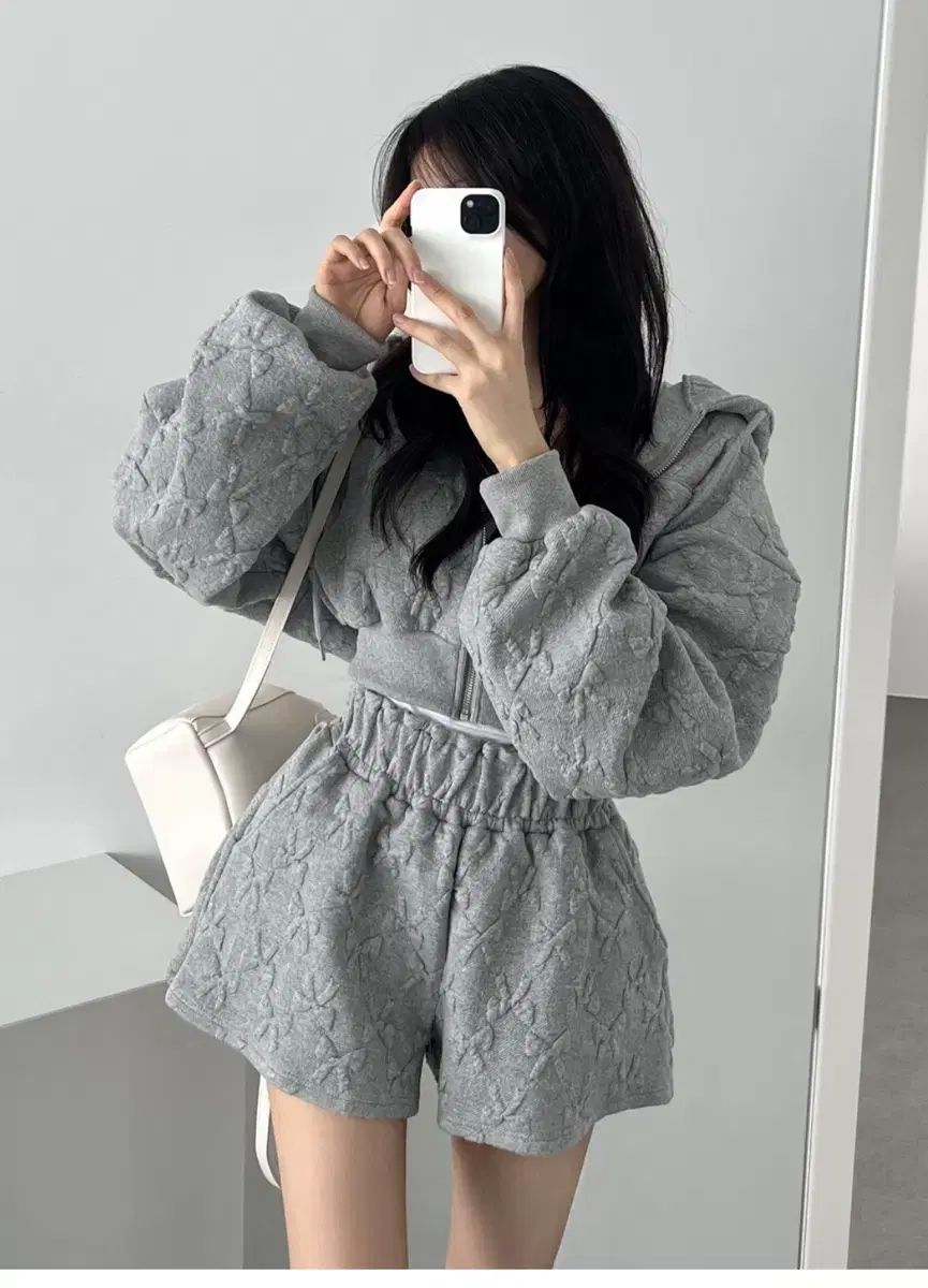 王痩せフィット フード クッション リー リボン ジャガード セットアップ - グレー (フード ジップアップ + パンツ) 8,002円