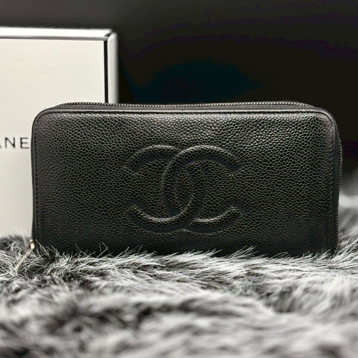 黒に意志を宿す】 CHANEL 長財布 ココマーク キャビアスキン ラウンド