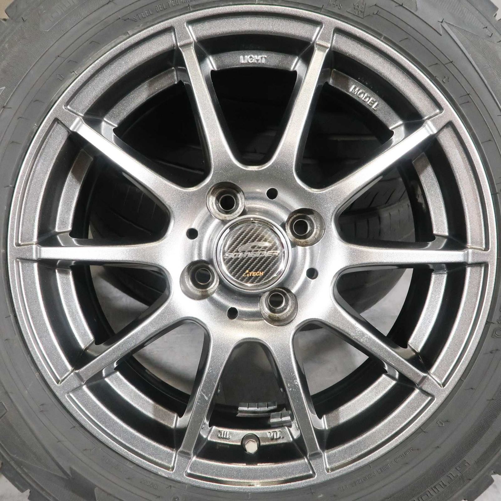 アクア ヴィッツ スイフト クロスビー イグニス 等 4本 社外 15インチ 5.5J +40 4H 100 スタッドレス DUNLOP WINTERMAXX WM02 175/65R15 アクア ヴィッツ スイフト クロスビー イグニス 等 4本 社外 15インチ 5.5J +40 4H 100 スタッドレス DUNLOP WINTERMAXX WM02 175/65R15