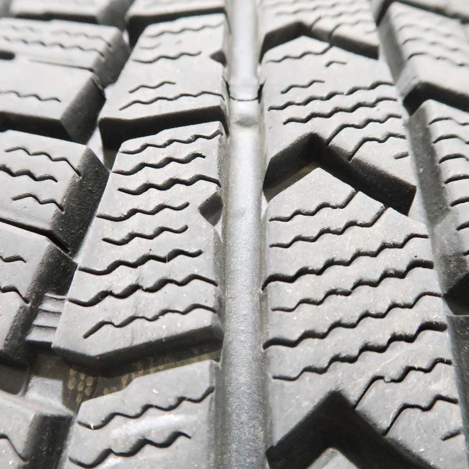 アクア ヴィッツ スイフト クロスビー イグニス 等 4本 社外 15インチ 5.5J +40 4H 100 スタッドレス DUNLOP WINTERMAXX WM02 175/65R15 アクア ヴィッツ スイフト クロスビー イグニス 等 4本 社外 15インチ 5.5J +40 4H 100 スタッドレス DUNLOP WINTERMAXX WM02 175/65R15