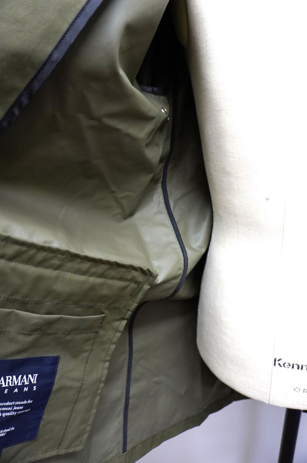◆ARMANI JEANS マウンテンパーカー オリーブ 防水使用 美品
