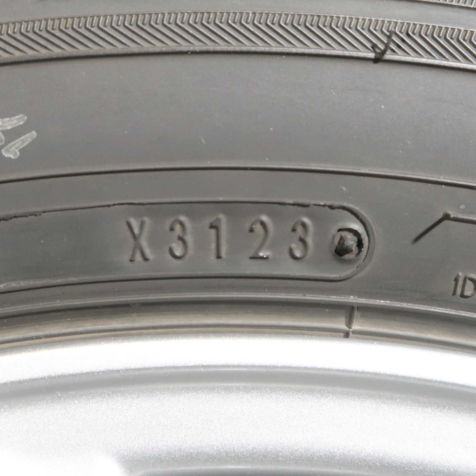 ハリアー RAV4 CX-5 エクストレイル 等 4本 社外 17インチ 7J +40 5H 