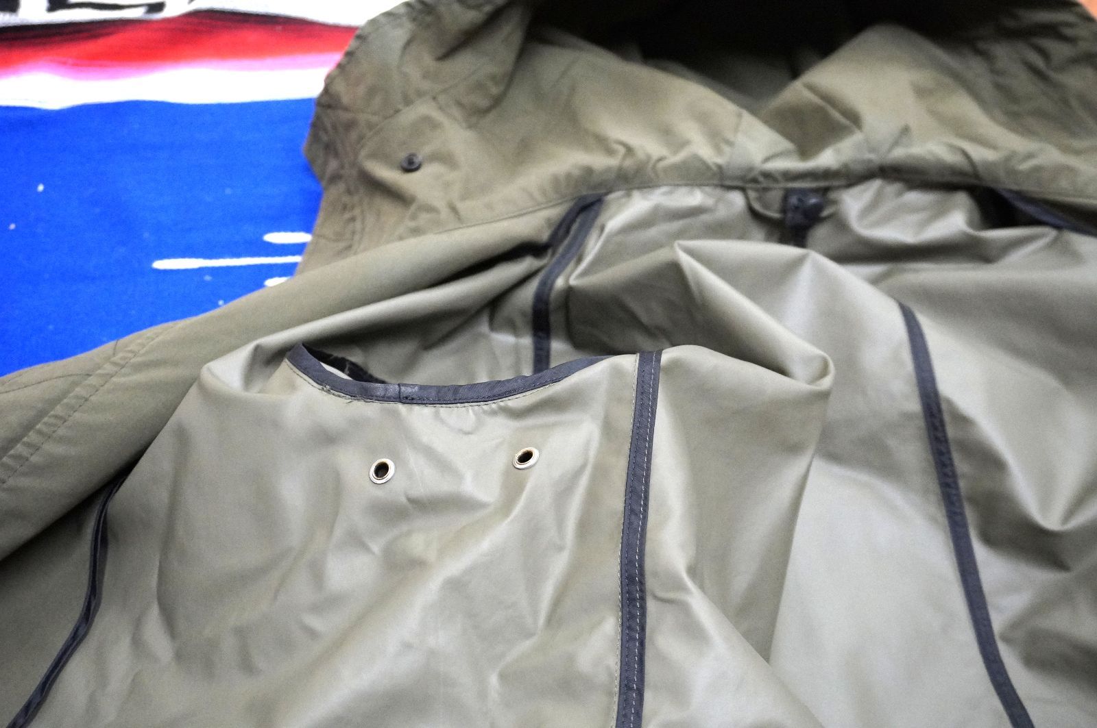 ◆ARMANI JEANS マウンテンパーカー オリーブ 防水使用 美品