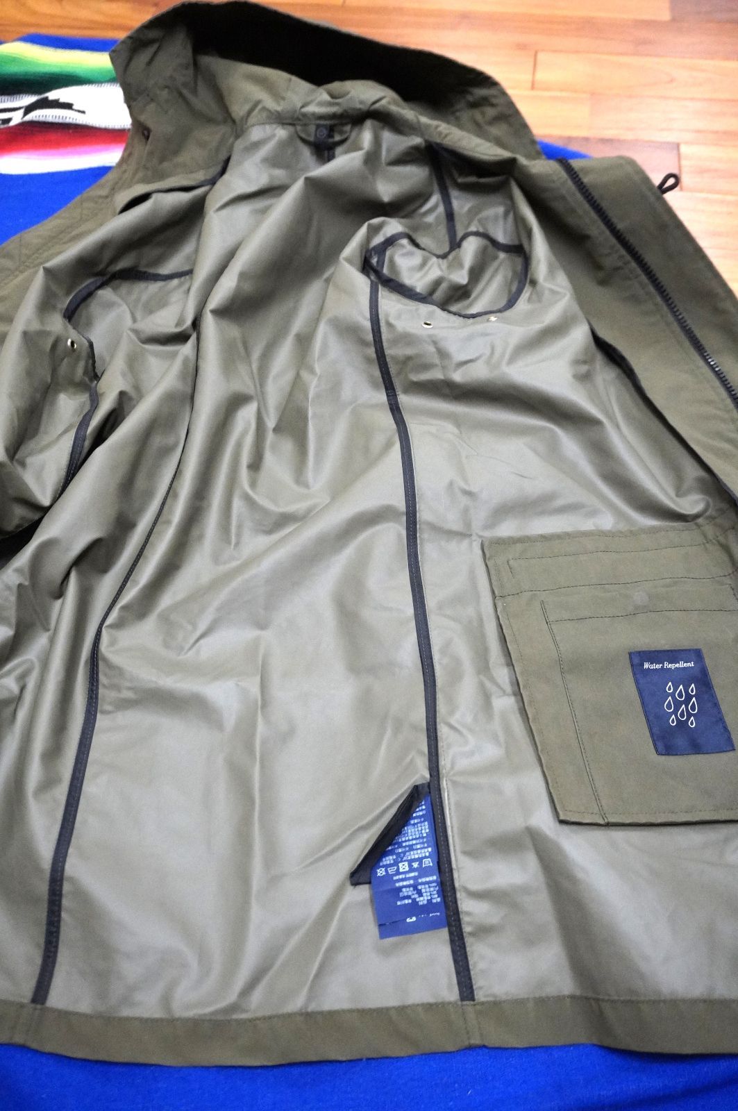 ◆ARMANI JEANS マウンテンパーカー オリーブ 防水使用 美品