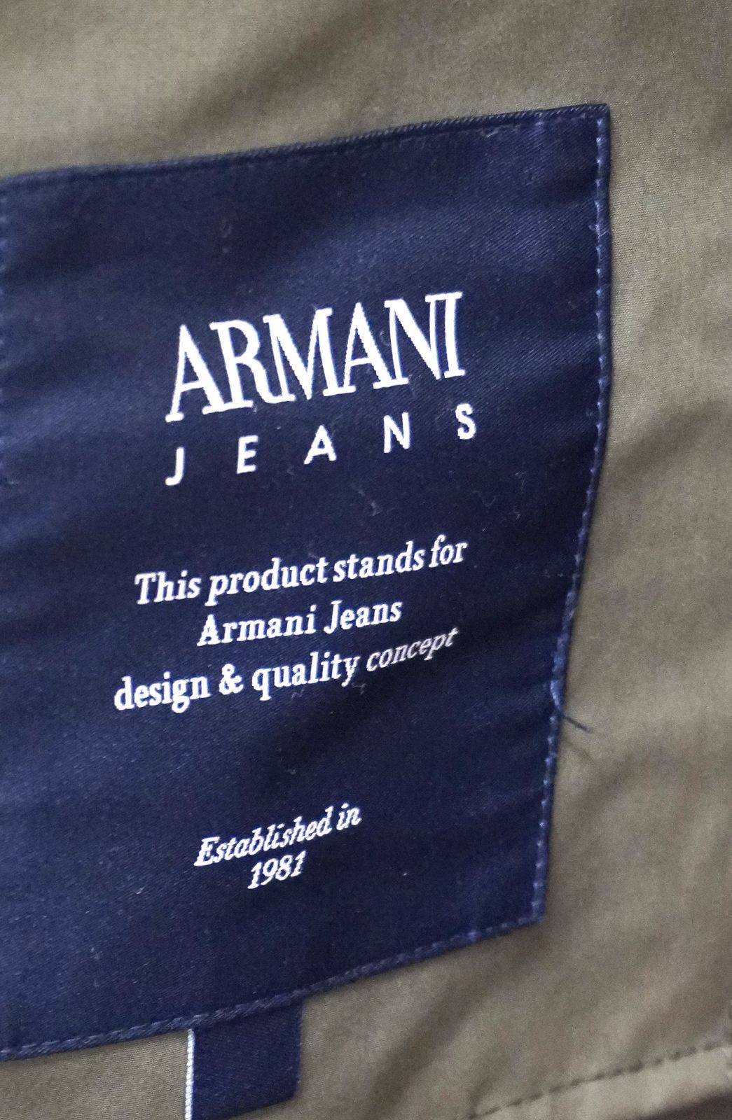 ◆ARMANI JEANS マウンテンパーカー オリーブ 防水使用 美品