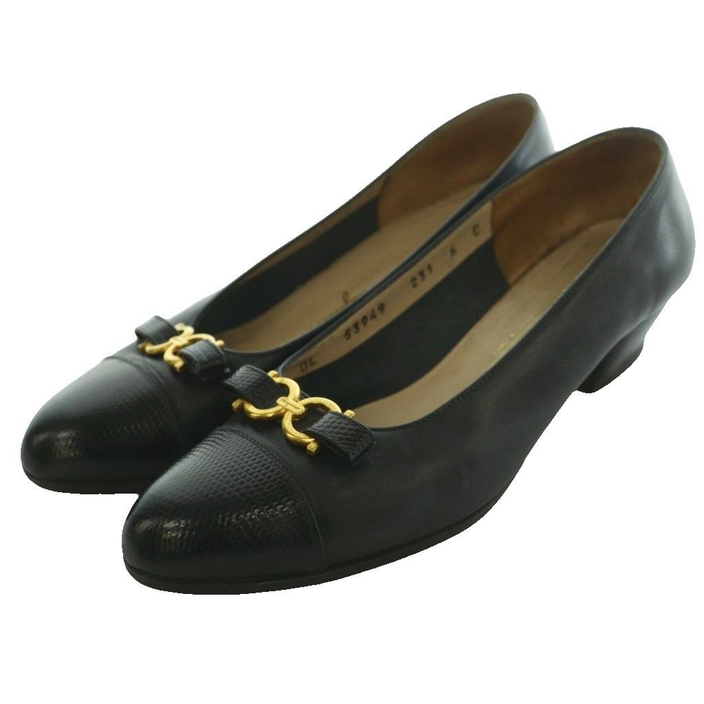 サルヴァトーレフェラガモ Salvatore Ferragamo パンプス ガンチーニ 金具 押し柄 ラウンドトゥ レザー ロゴ 6C 黒 ブラック /SS ■OS ■GY50