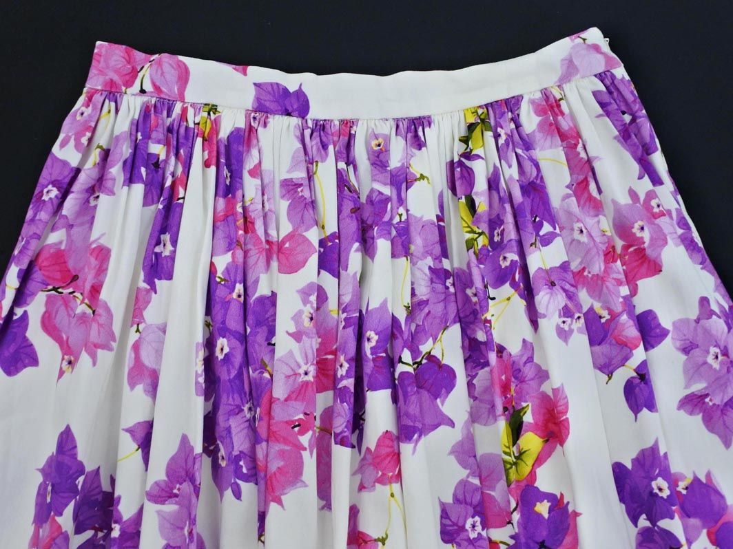 blugirl Blumarine 花柄フレアスカート Blugirl ブルーガール ブルマリン 花柄 フレア スカート size40/白x紫