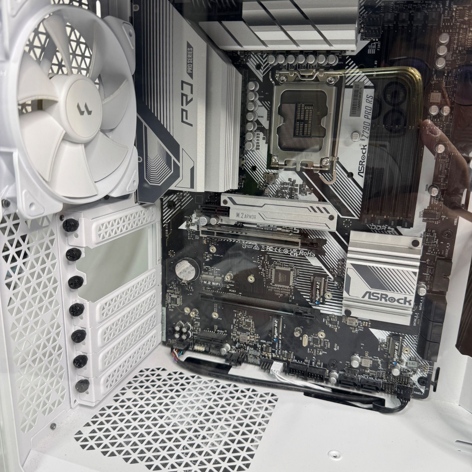 自作PCベースFractal白+Z790+850W電源セット 中古-メルカリ
