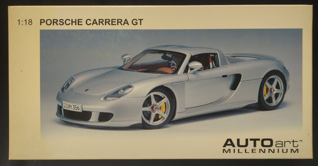 AUTOART 1/18MILLENNIUM PORSCHE CARRERA GT(SILVER) 78041