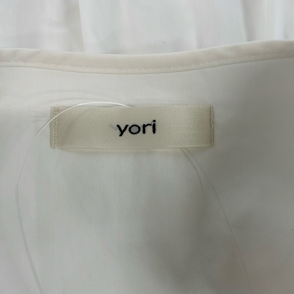 yori(ヨリ) 長袖シャツブラウス サイズF レディース美品 - 白 フリル