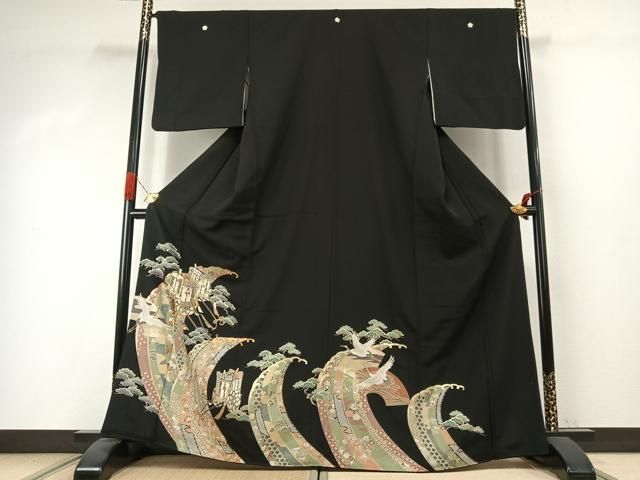 平和屋着物●豪華黒留袖　駒刺繍　御所車花鳥松文　金彩　正絹　逸品　AABJ4165fy