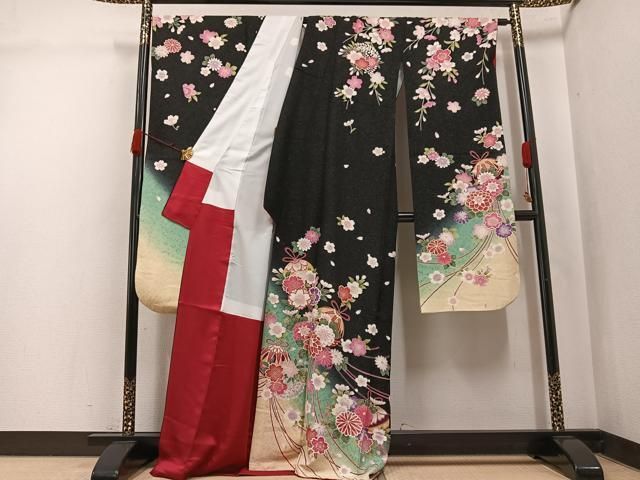 美品 黒地 モダン 花模様 金彩 逸品 振袖 フルセット 振り袖 美品 黒地 