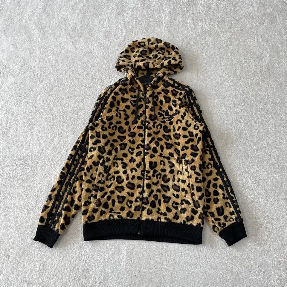 100 アディダス レオパード ビックロゴ WHOジップアップ ジャケット シェルパ 必須アイテム 9,422円