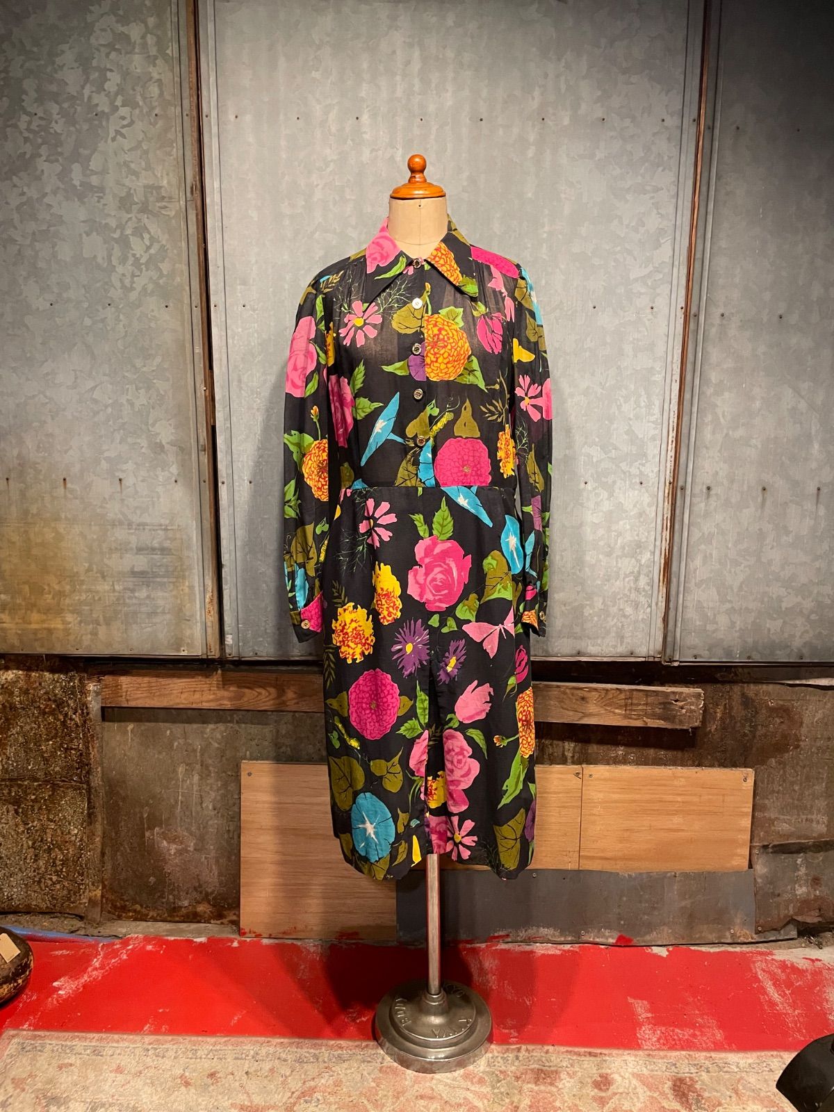 イタリア製 花柄 シャツワンピース ブラック 黒 ミラノ ブティックメイド 総柄 60s 70s ヴィンテージ 古着 ユーロヴィンテージ 10,786円