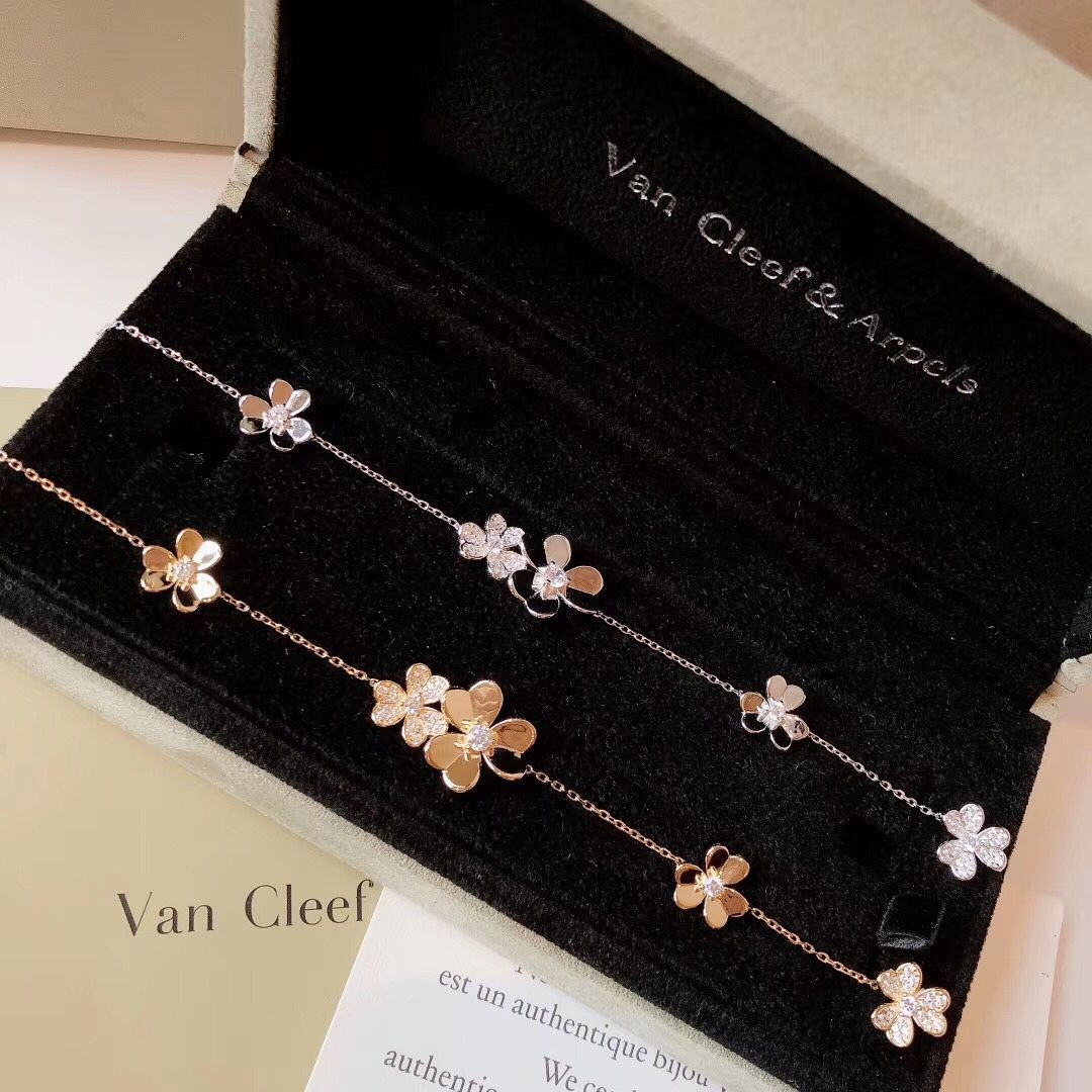 [Van Cleef & Arpels] アルハンブラ フラワー ブレスレット - フルダイヤモンド | ヴァン クリーフ & アーペル レディースジュエリー｜本日限定特価｜新品未使用-WTO輸入1