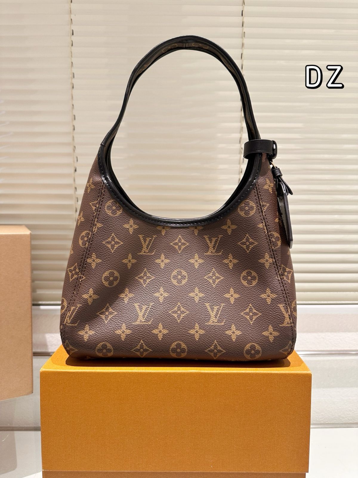 【今日特価】LV The Drop 24 ルイヴィトン ザ ドロップ 24cm ハンドバッグ-WTO輸入