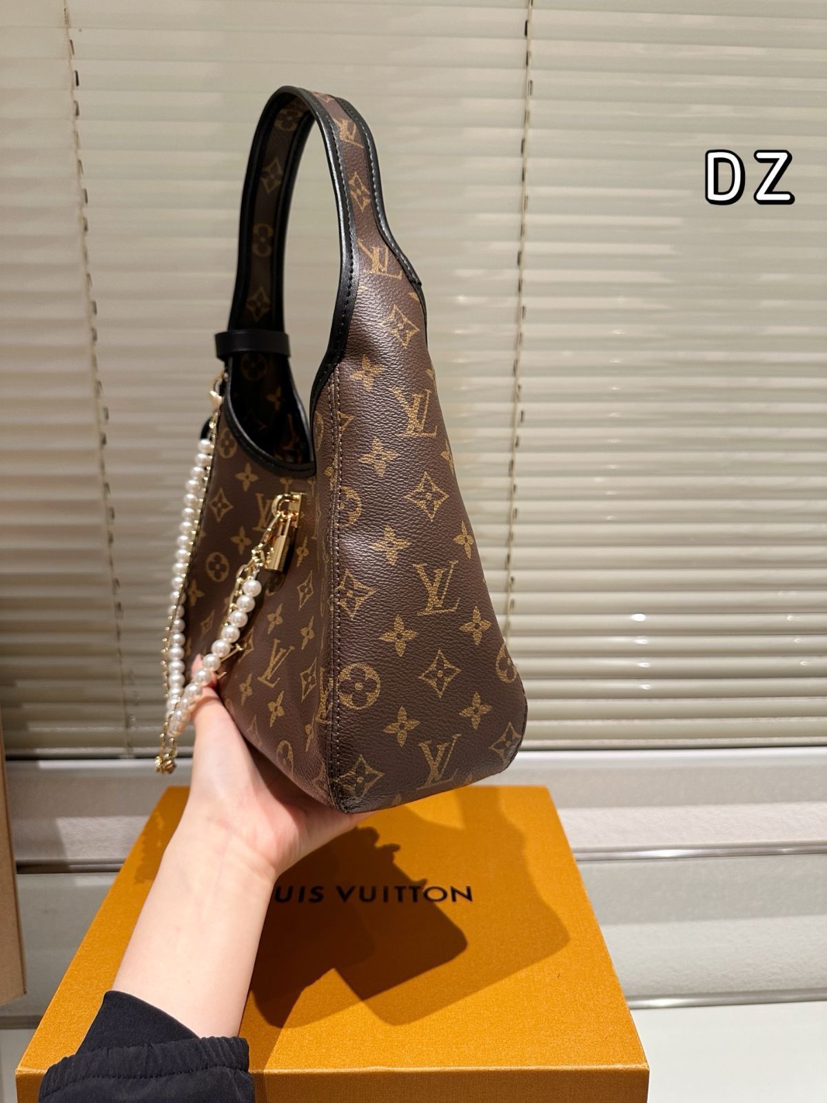 【今日特価】LV The Drop 24 ルイヴィトン ザ ドロップ 24cm ハンドバッグ-WTO輸入
